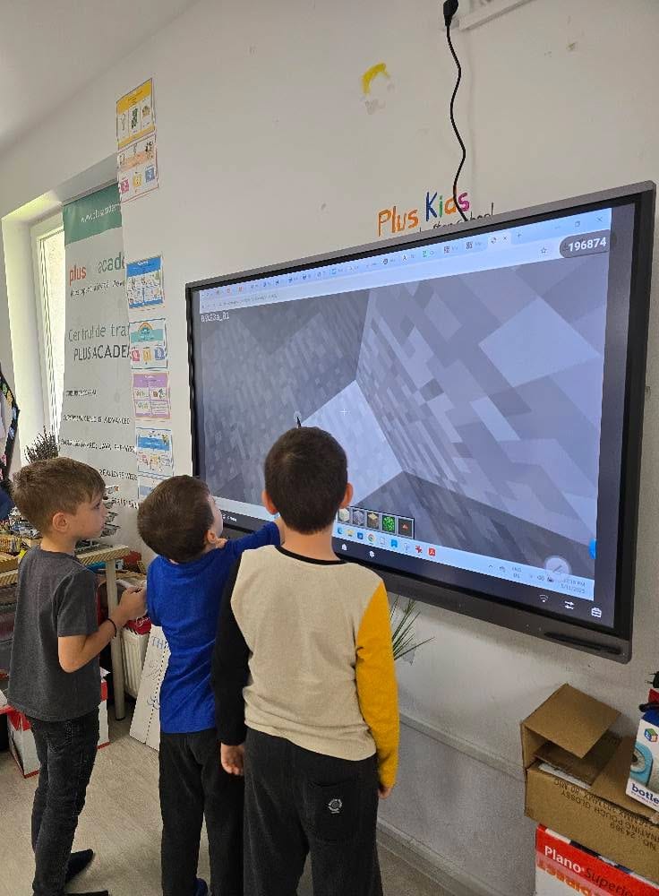 Fotografie de la activitate — Atelier Minecraft educațional — programare prin joc