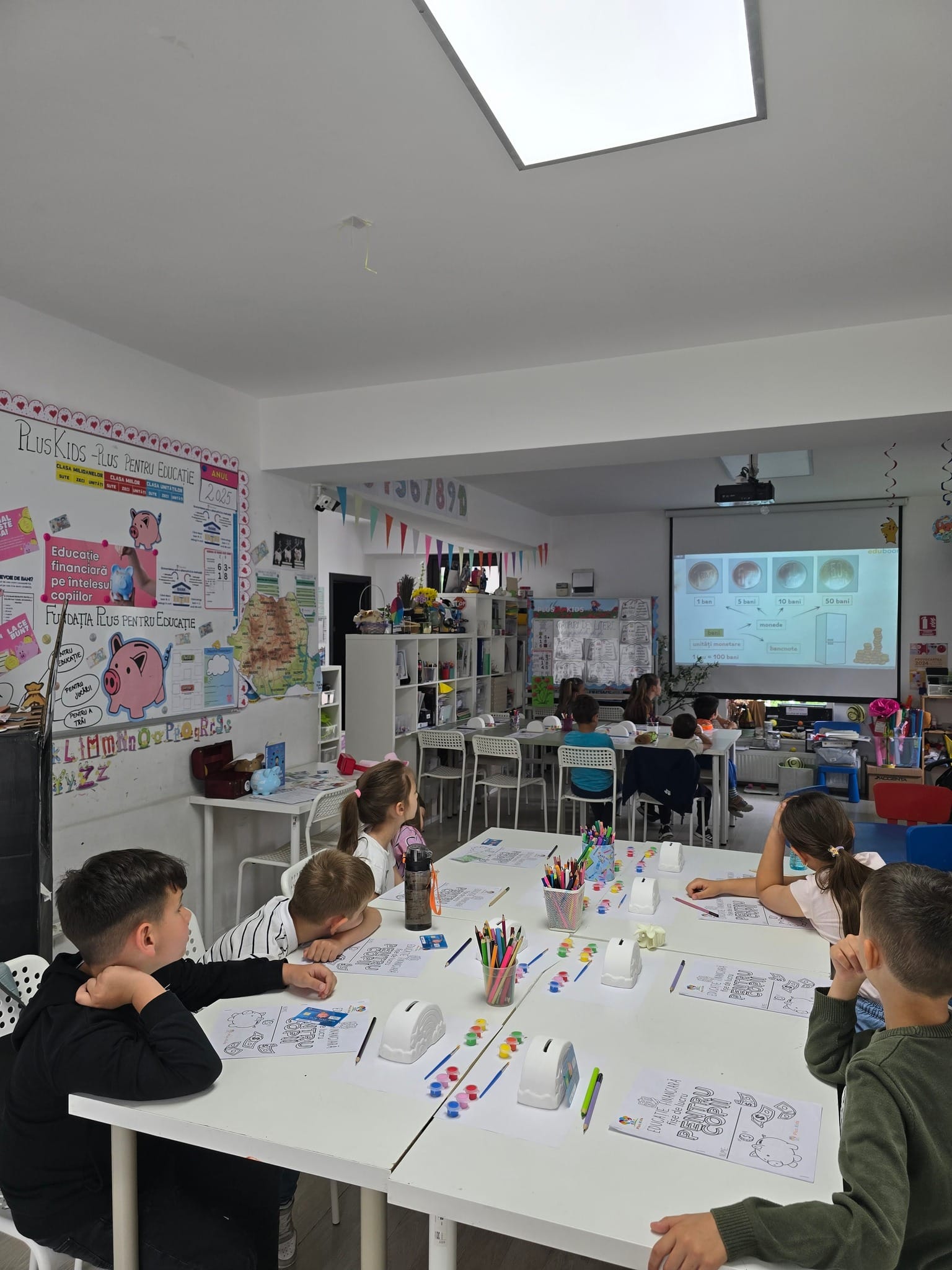 Fotografie de la activitate — Educația financiară pe înțelesul copiilor — primul atelier gratuit