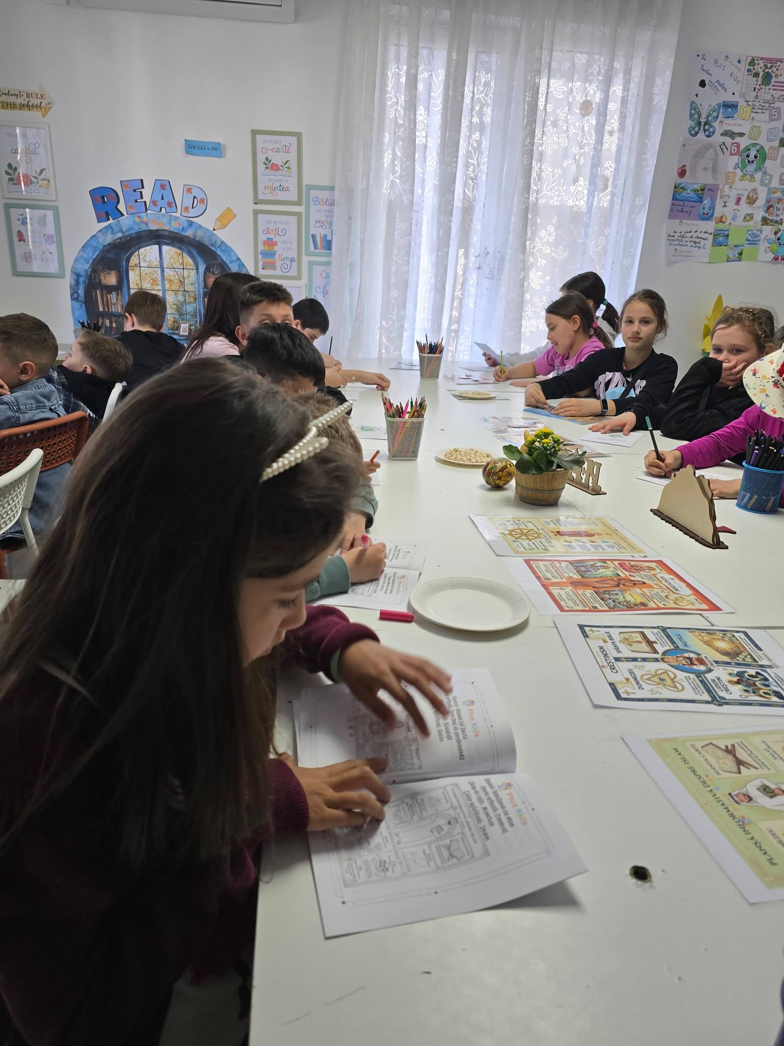 Fotografie de la activitate — „Marile religii ale lumii” — atelier de Paște